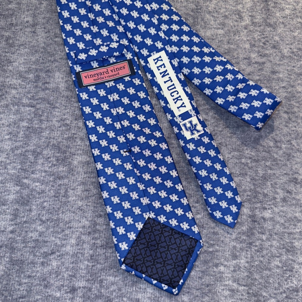 Vineyard Vines University of Kentucky Logo Mens Blue Silk Necktie UK Wildcats
